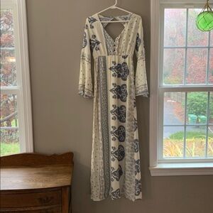 NWOT O’Neill Boho Blue and Cream Floral Maxi Dress
